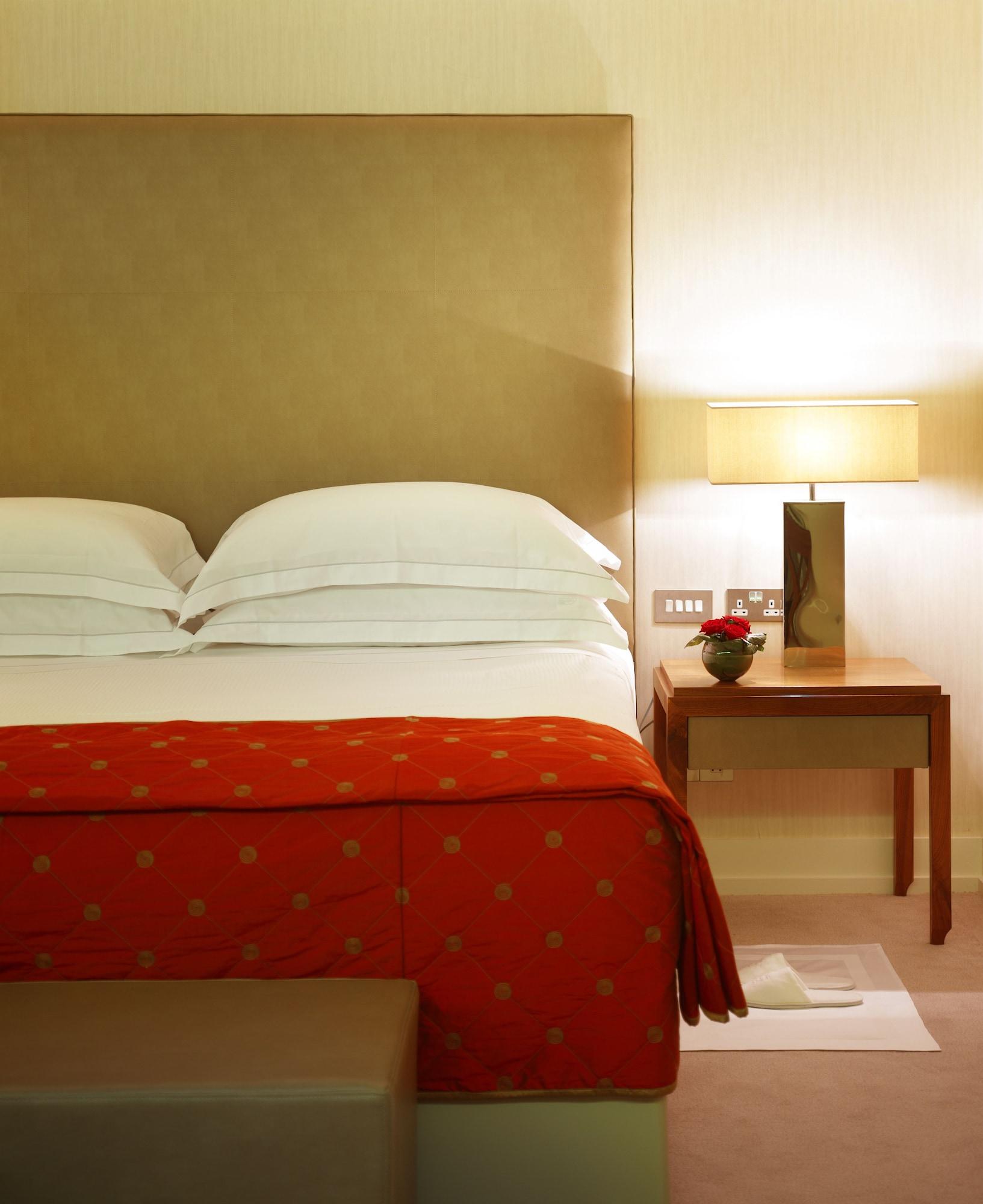 Aghadoe Heights Hotel & Spa Killarney Exterior photo A bedroom at the hotel