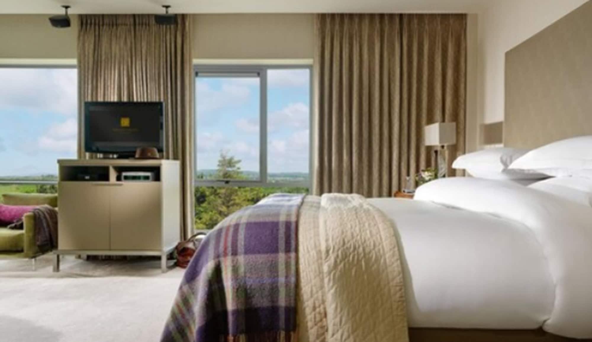 Aghadoe Heights Hotel & Spa Killarney Exterior photo A bedroom at the hotel