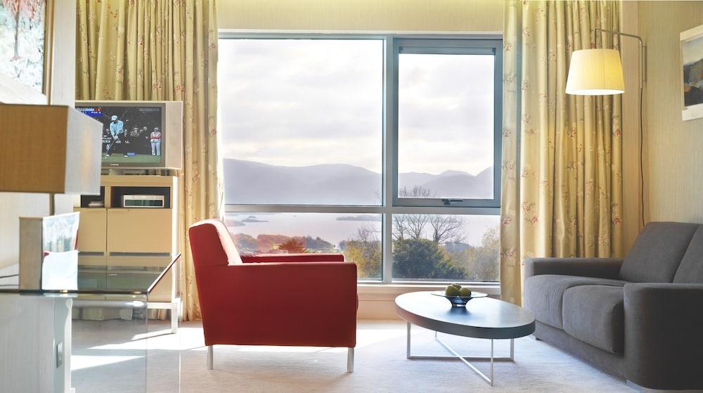Aghadoe Heights Hotel & Spa Killarney Exterior photo A room at the hospital