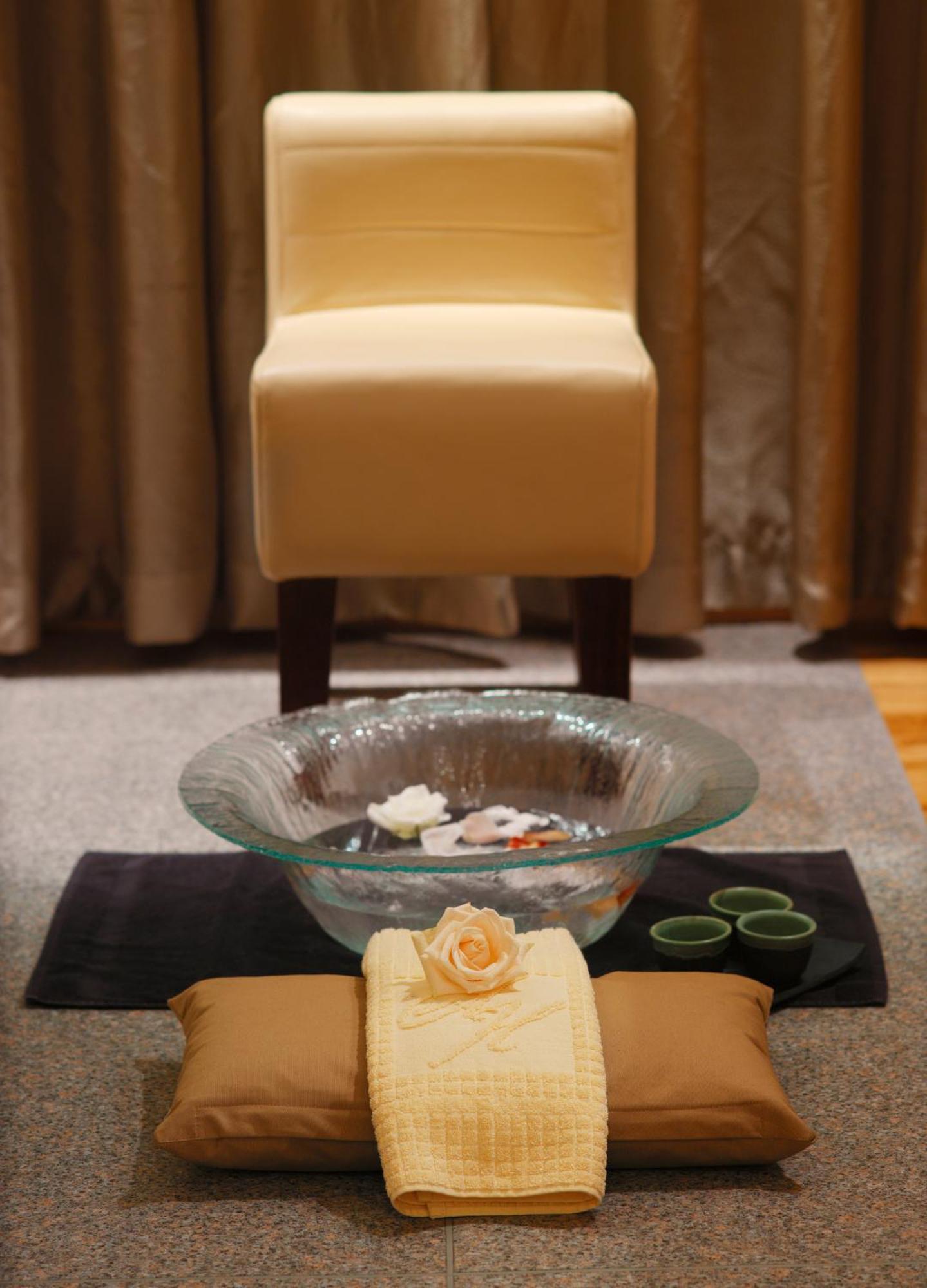 Aghadoe Heights Hotel & Spa Killarney Exterior photo A foot bath