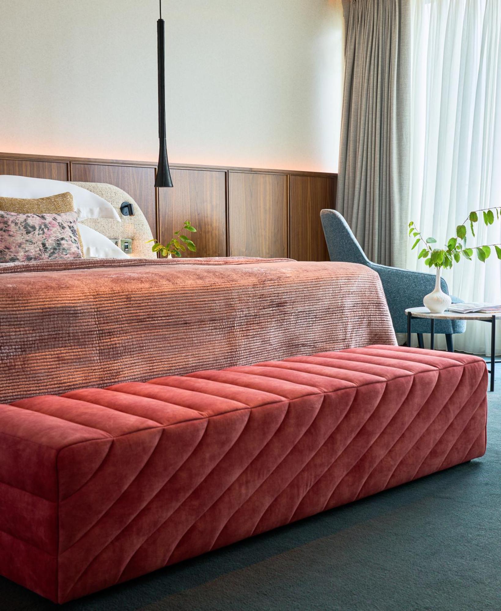 Aghadoe Heights Hotel & Spa Killarney Exterior photo A bench in a bedroom